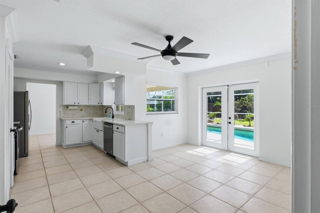 828 Ponderosa Pine Lane, Sarasota, FL 34243 Photo