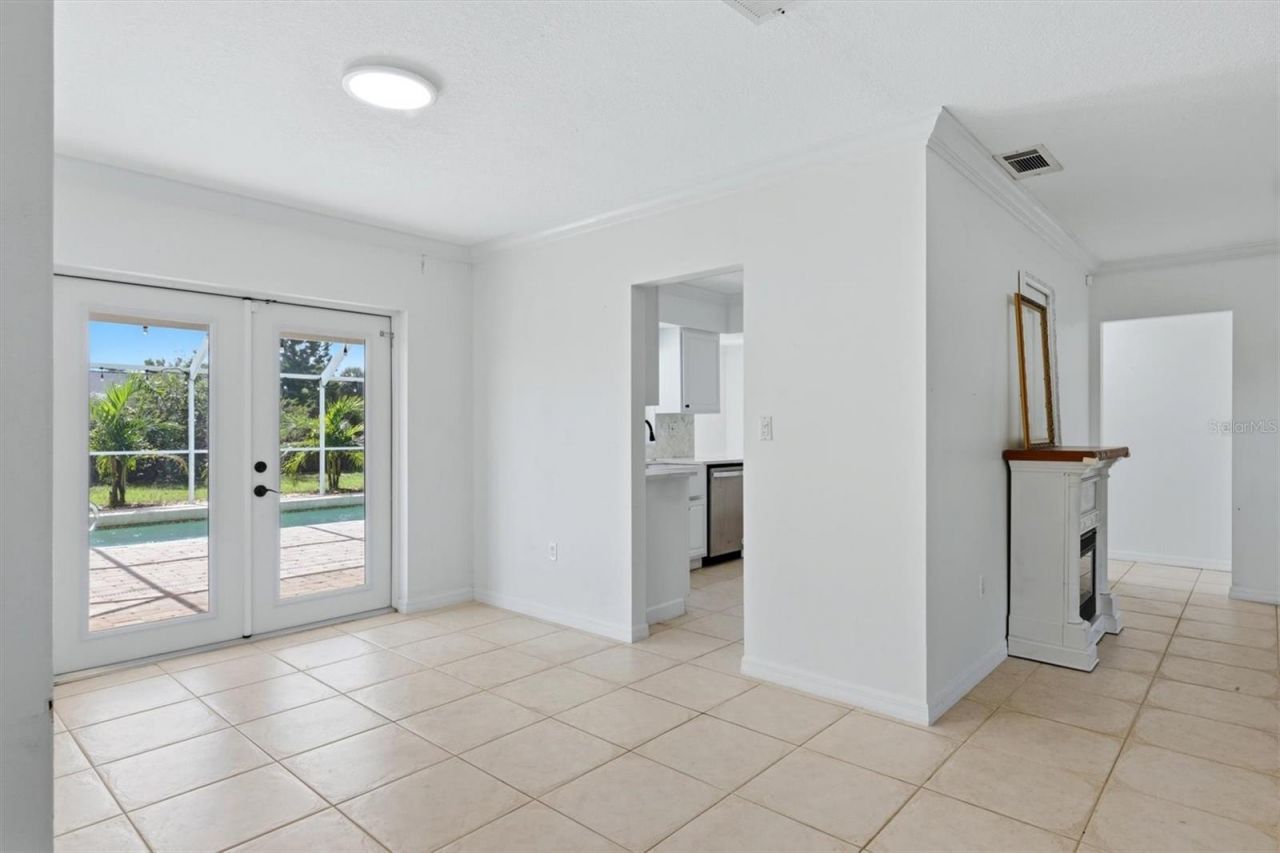 828 Ponderosa Pine Lane, Sarasota, FL 34243 Photo