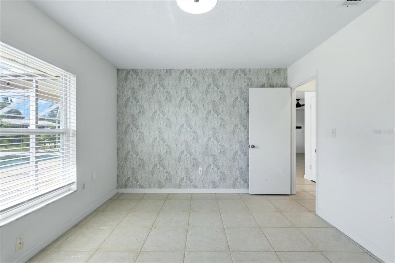 828 Ponderosa Pine Lane, Sarasota, FL 34243 Photo