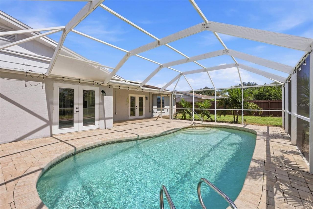 828 Ponderosa Pine Lane, Sarasota, FL 34243 Photo