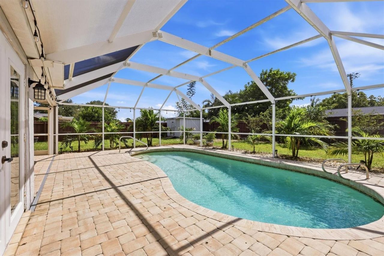 828 Ponderosa Pine Lane, Sarasota, FL 34243 Photo