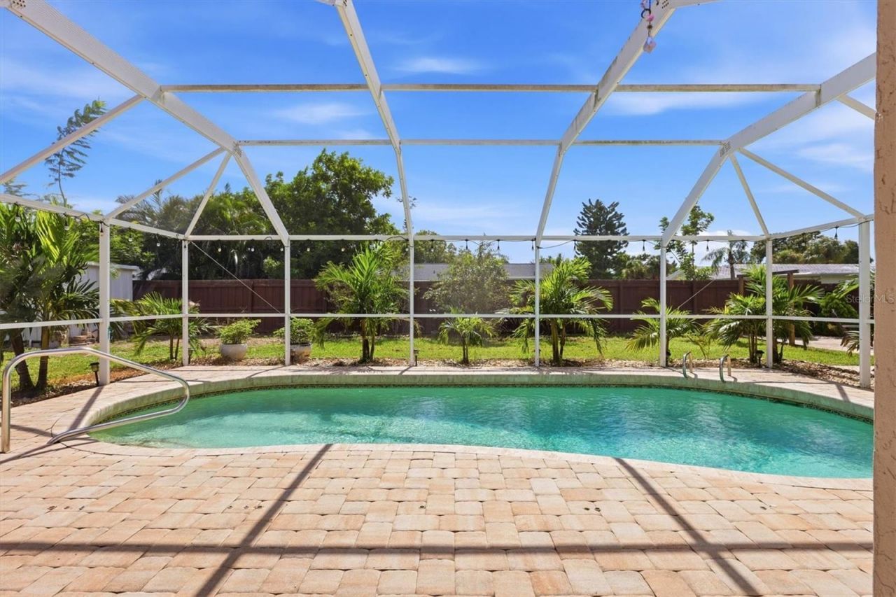 828 Ponderosa Pine Lane, Sarasota, FL 34243 Photo