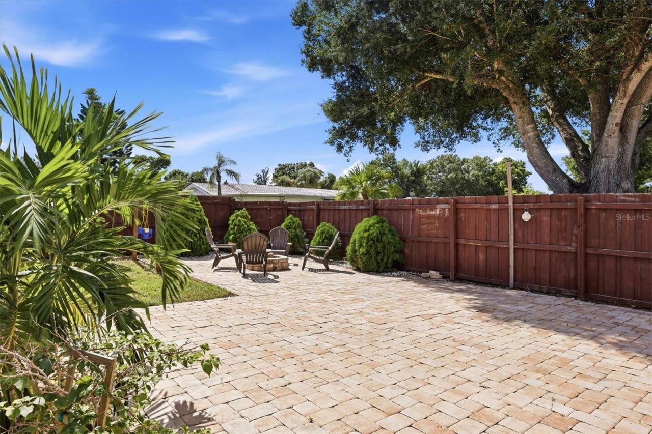 828 Ponderosa Pine Lane, Sarasota, FL 34243 Photo