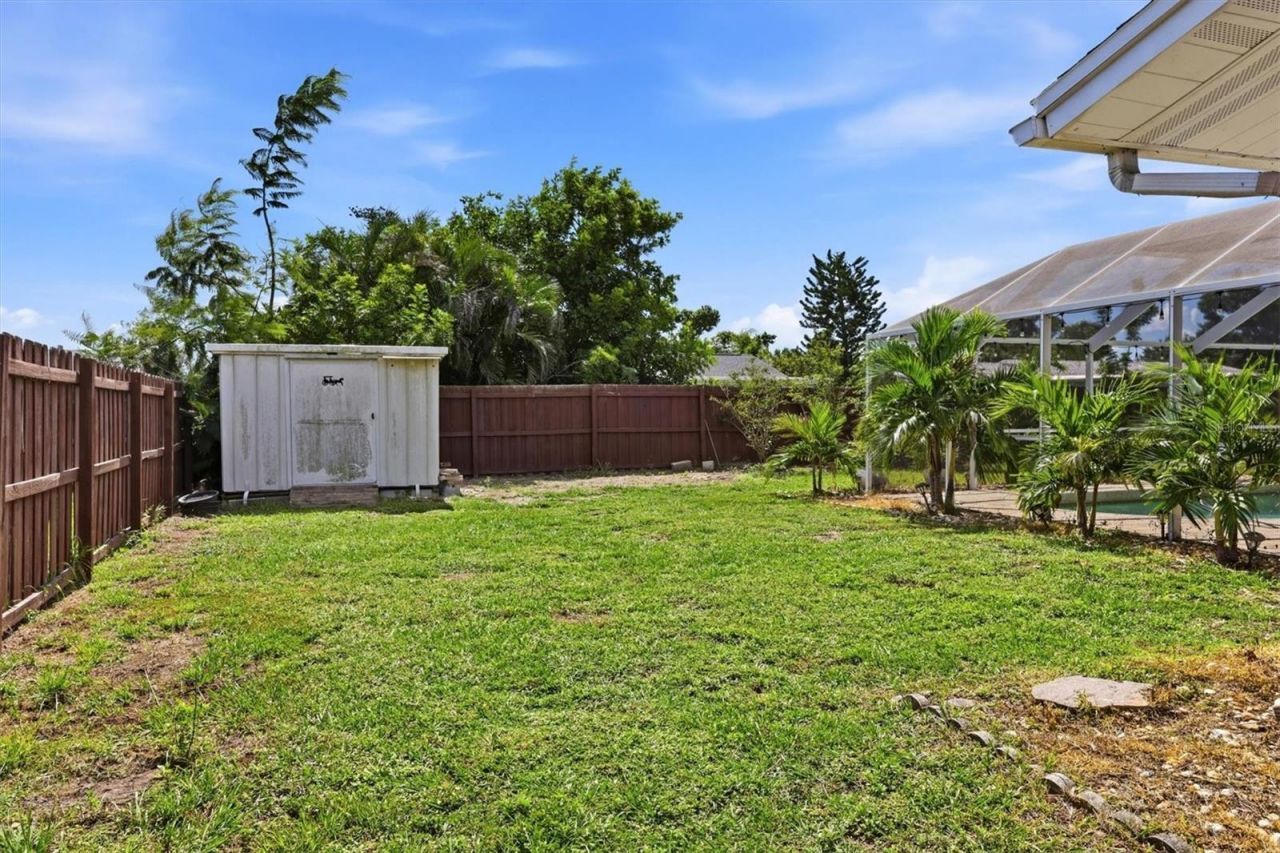 828 Ponderosa Pine Lane, Sarasota, FL 34243 Photo