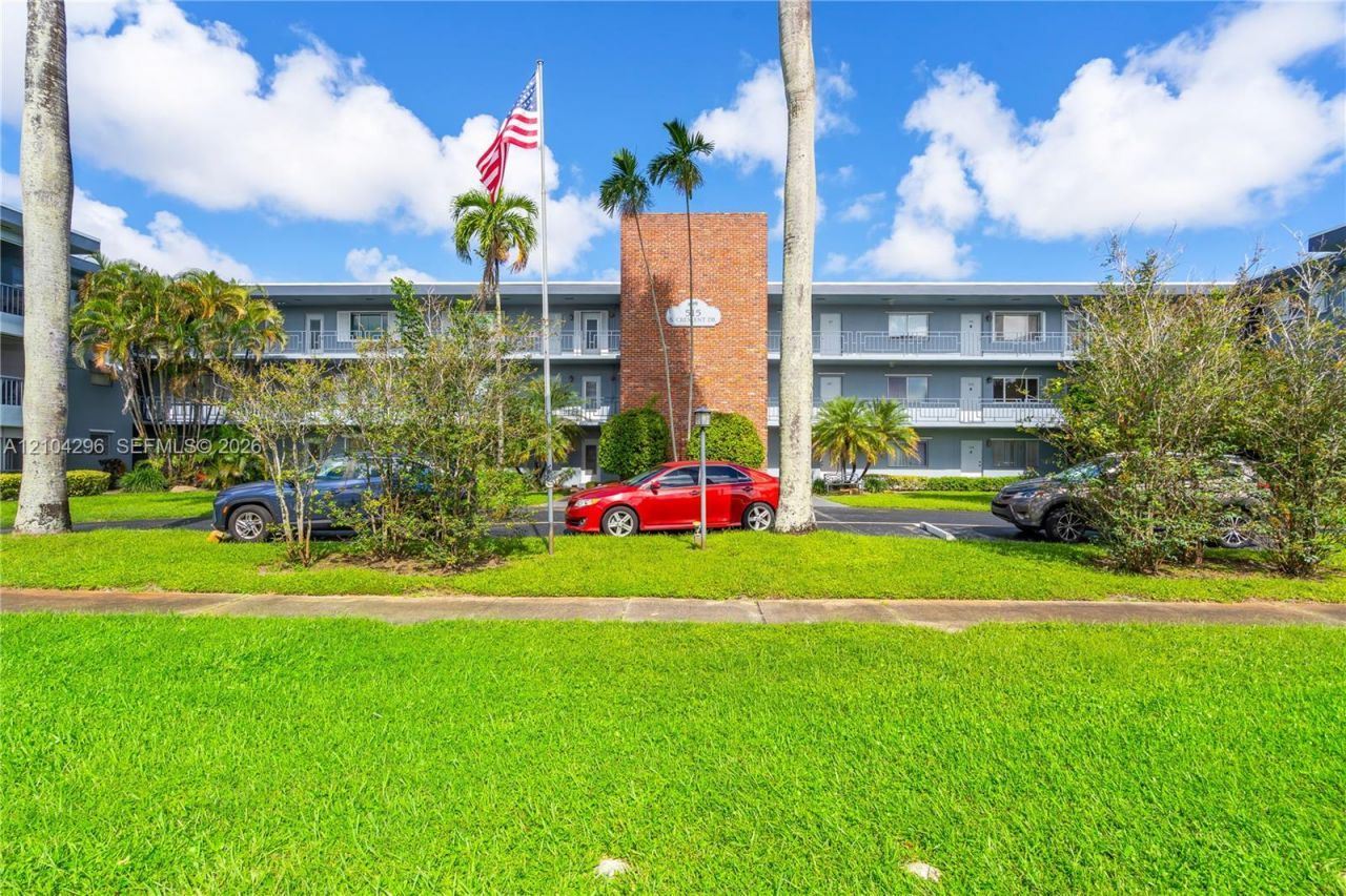 515 S Crescent Dr , Unit 107, Hollywood, FL 33021 Photo