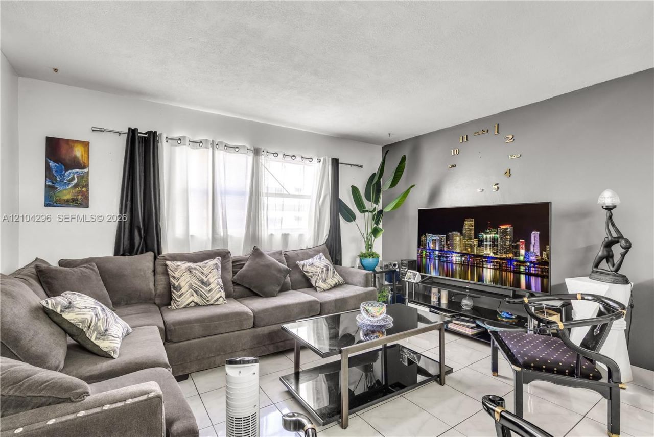 515 S Crescent Dr , Unit 107, Hollywood, FL 33021 Photo