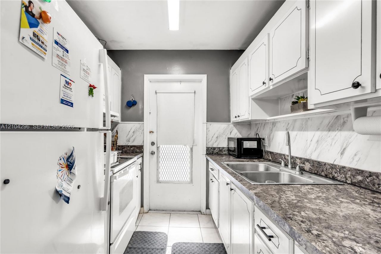 515 S Crescent Dr , Unit 107, Hollywood, FL 33021 Photo