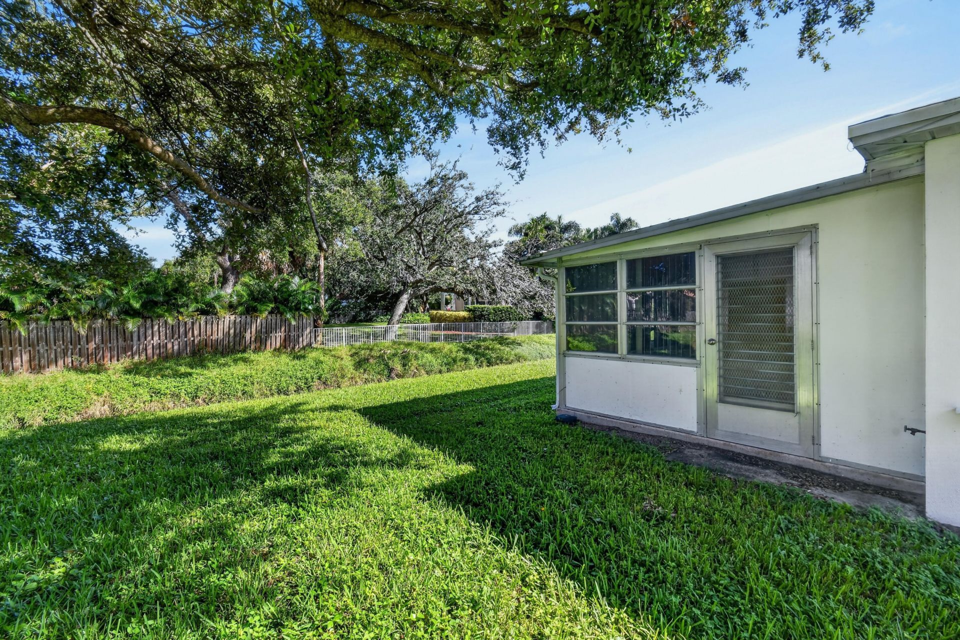 10084 N Meridian Way N, Unit 3, Palm Beach Gardens, FL 33410 Photo
