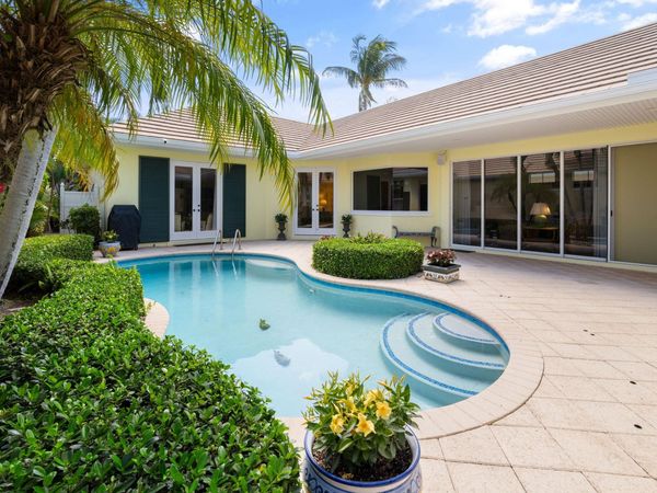 2131 SEA MIST Court, Vero Beach, FL 32963