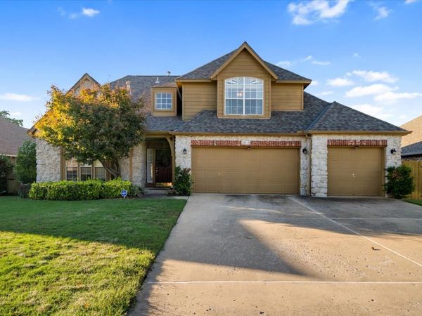 2818 E 103rd Street S, Tulsa, OK 74137