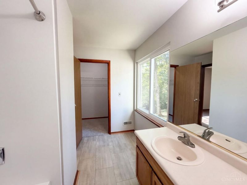 6428 Camp Superior Drive, Sycamore Township, OH 45241 Photo 11