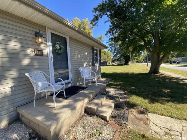 108 E Piper Street, Bluffs, IL 62621