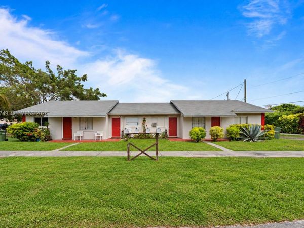 1207 NE 1st Ave , Homestead, FL 33030