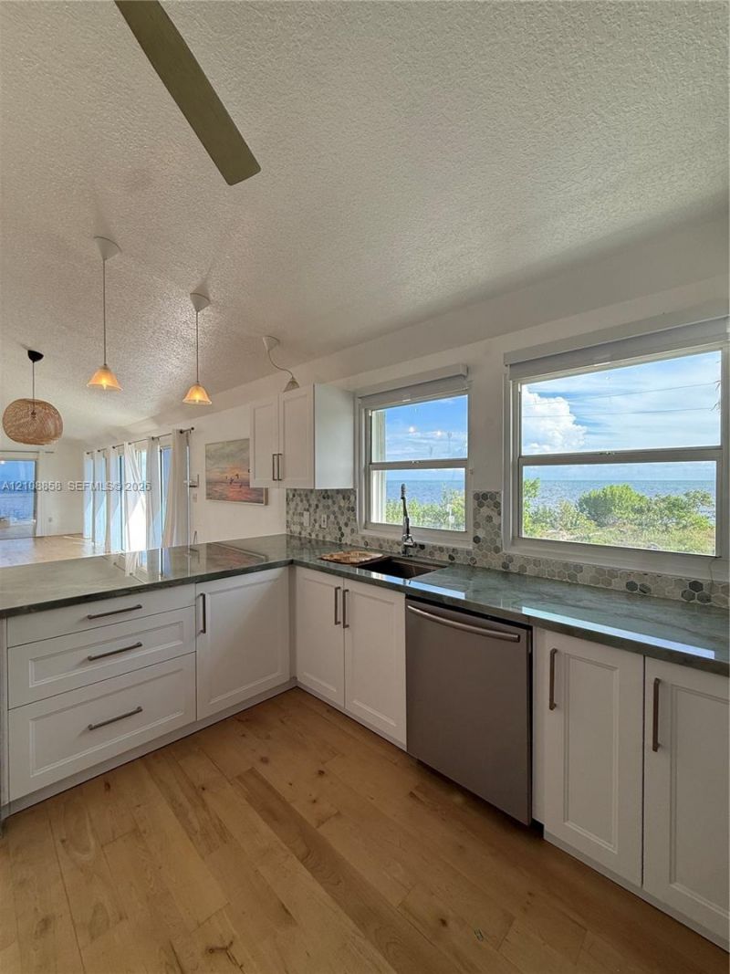 172 Valois Blvd , Key Largo, FL 33037 Photo