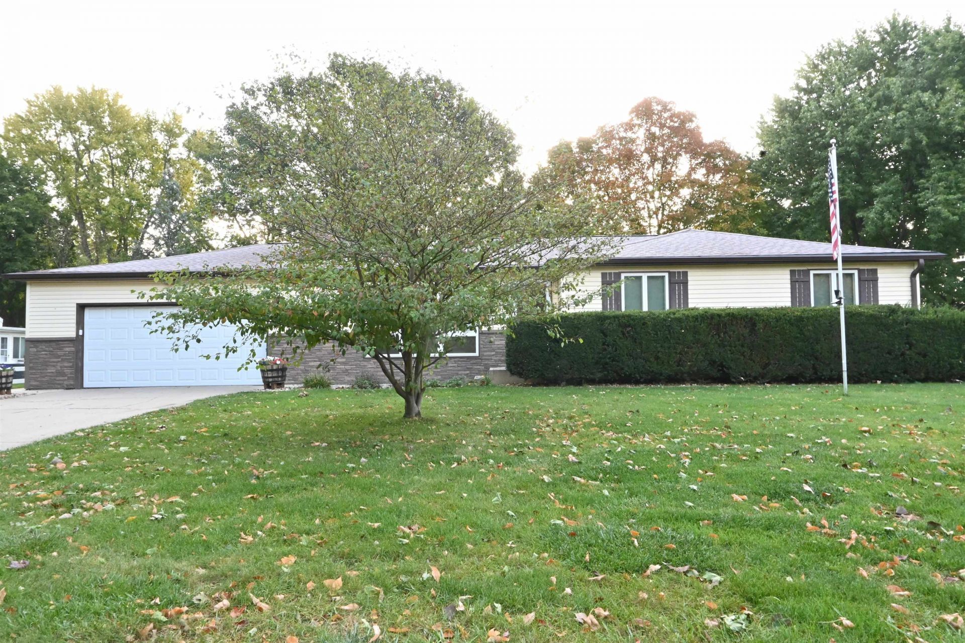 916 Country Club Drive, Spencer, IA 51301 Main Photo