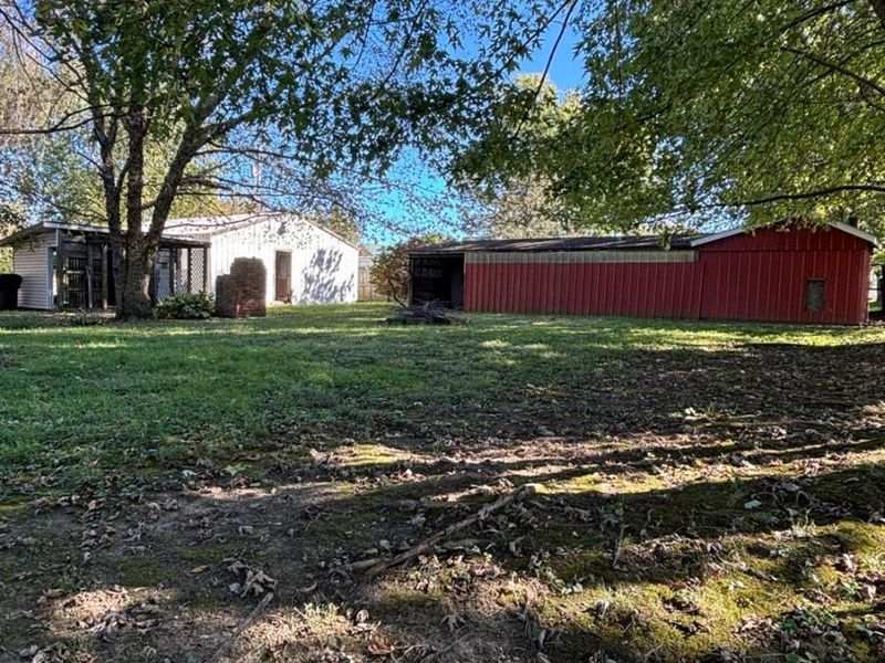 215 W Mound Street, Sabina, OH 45169 Photo 6