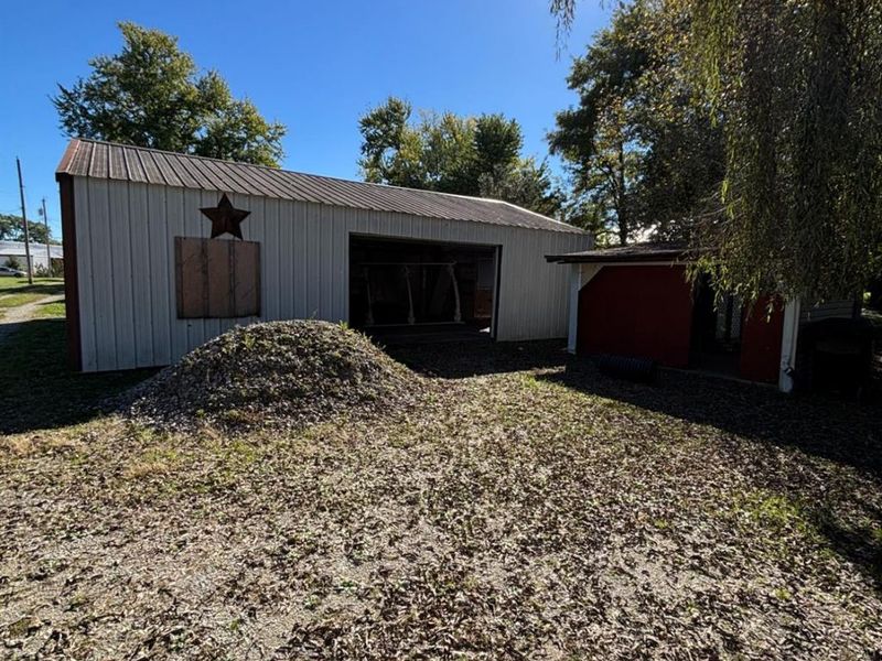 215 W Mound Street, Sabina, OH 45169 Photo 9