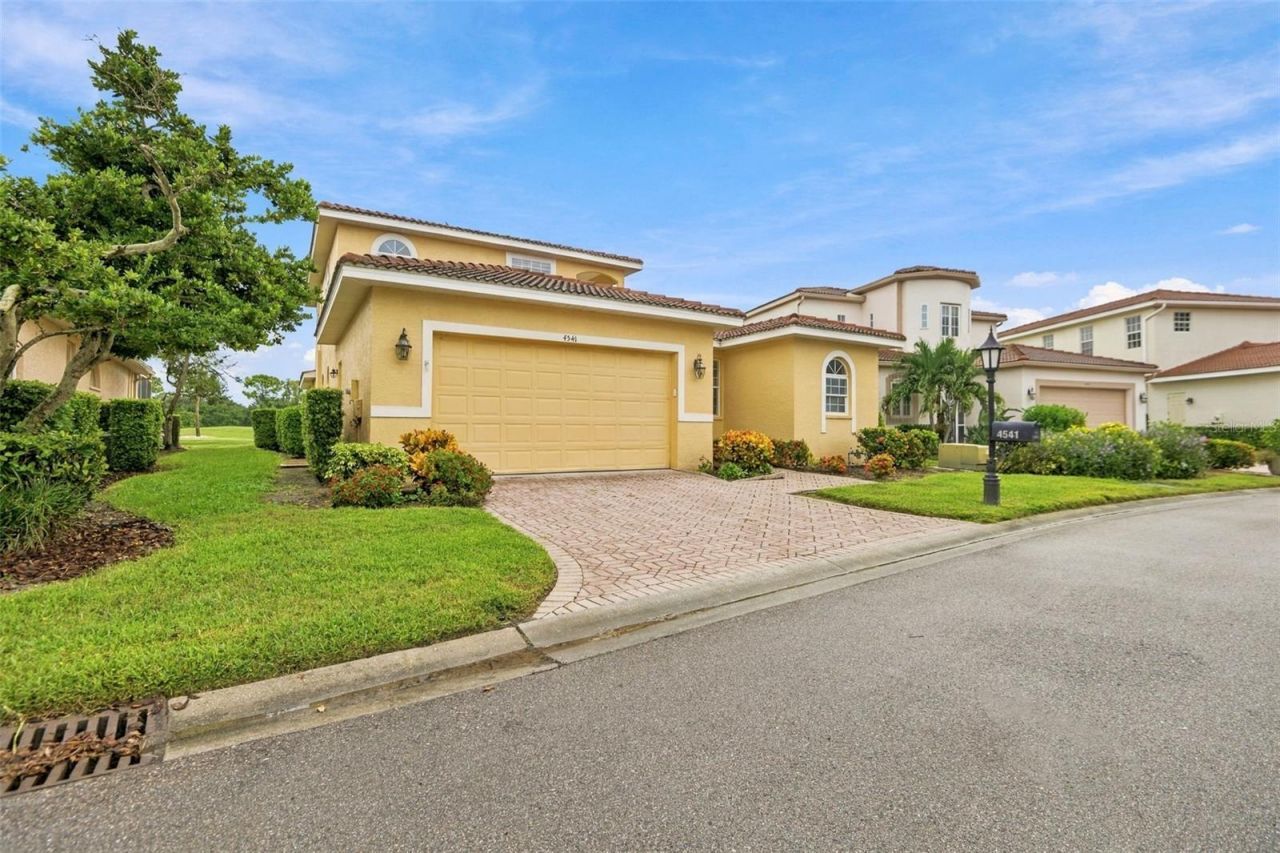 4541 Murcia Boulevard , Unit 11, Sarasota, FL 34238 Photo