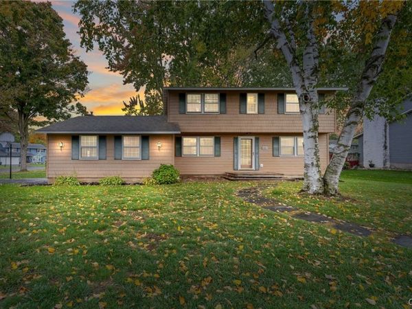4960 Lantern Circle , Liverpool, NY 13088