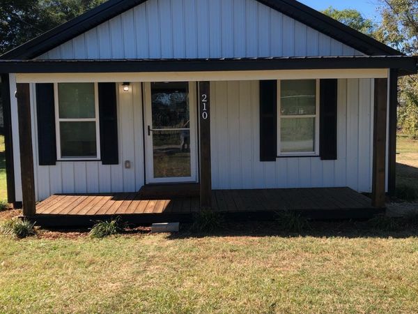 210 S Maple Ave , Ethridge, TN 38456