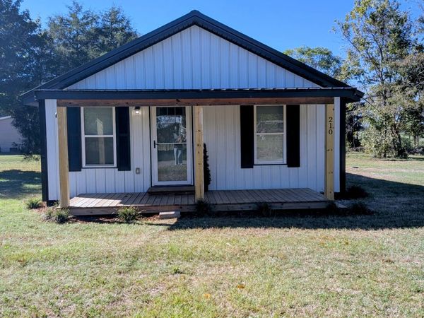 210 S Maple Ave , Ethridge, TN 38456
