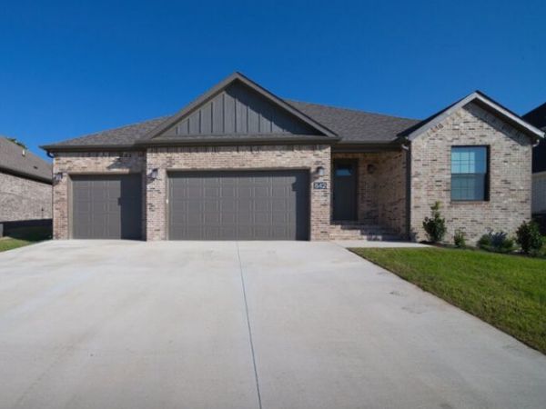 842 E Buchanan Street, Prairie Grove, AR 72753