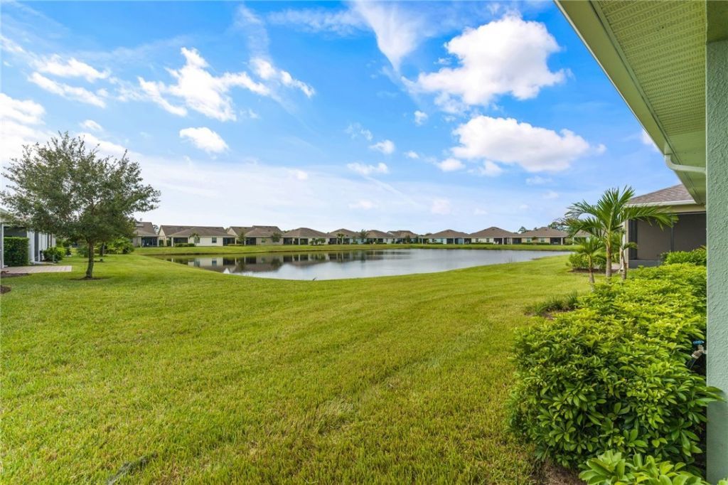 5975 Red Maple Manor, Vero Beach, FL 32966 Photo