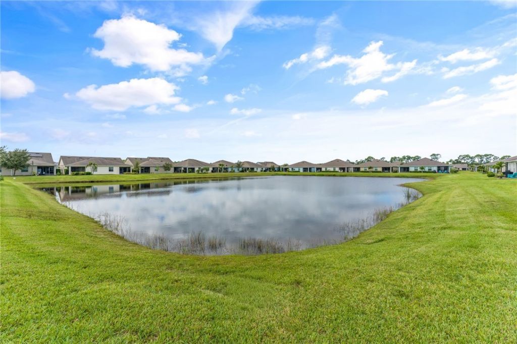 5975 Red Maple Manor, Vero Beach, FL 32966 Photo