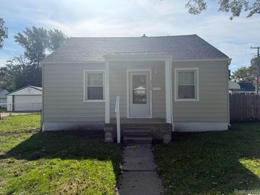 24449 Annapolis Street, Dearborn Heights, Mi 48125