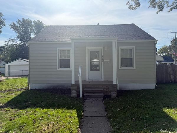 24449 Annapolis Street, Dearborn Heights, Mi 48125