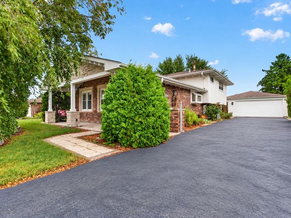 7437 Garden Lane , Justice, IL 60458