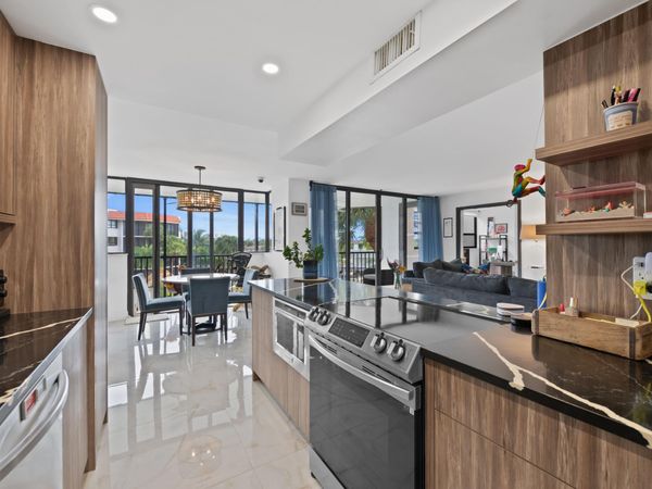 800 Jeffery Street, Unit 307, Boca Raton, FL 33487