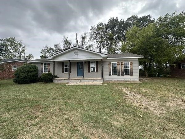 445 WALNUT ST , Savannah, TN 38372