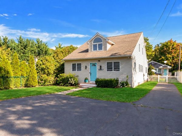 1480 Factory Avenue , Mattituck, NY 11952