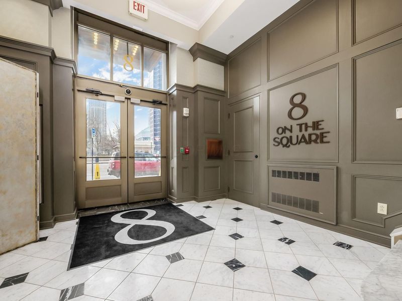 8 E Broad Street , Unit 502, Columbus, OH 43215 Photo 2