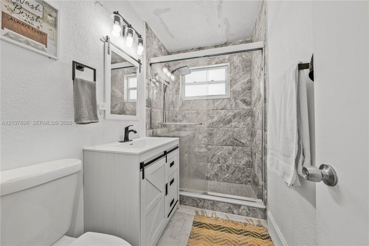 1331 N 69th Way , Hollywood, FL 33024 Photo