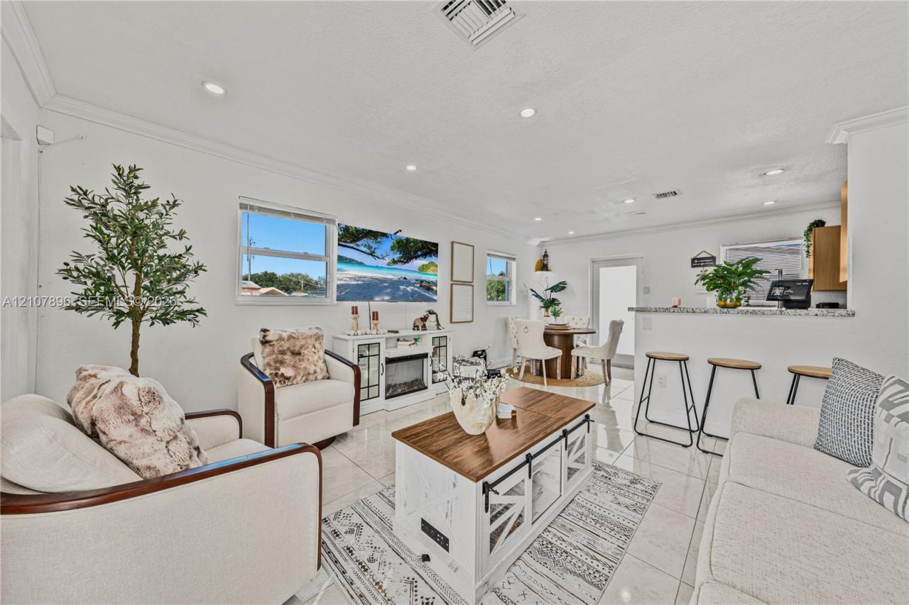 1331 N 69th Way , Hollywood, FL 33024 Photo