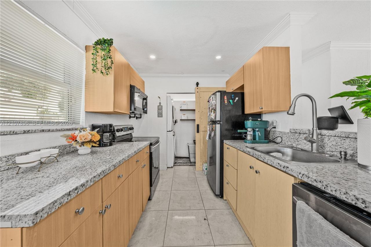 1331 N 69th Way , Hollywood, FL 33024 Photo