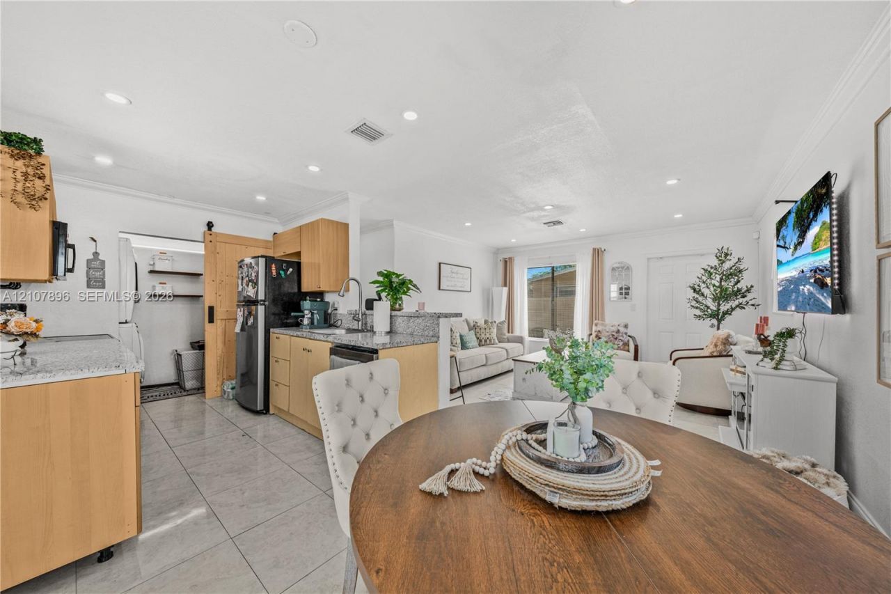1331 N 69th Way , Hollywood, FL 33024 Photo
