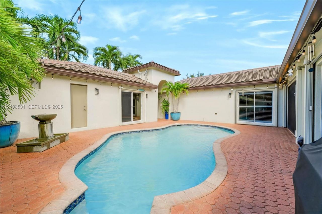 415 SW 200th Ter , Pembroke Pines, FL 33029 Photo