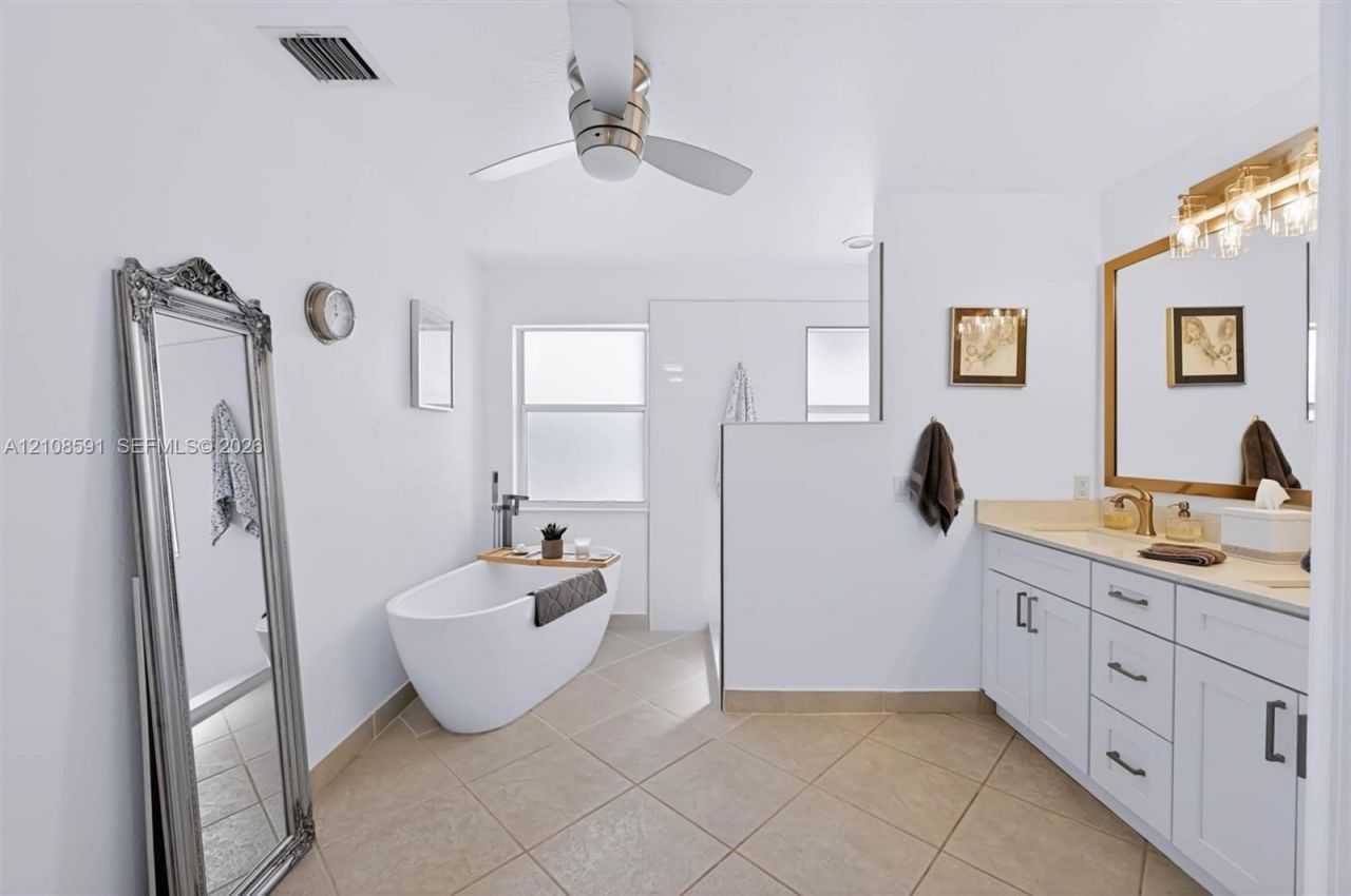 415 SW 200th Ter, Pembroke Pines, FL 33029 Photo