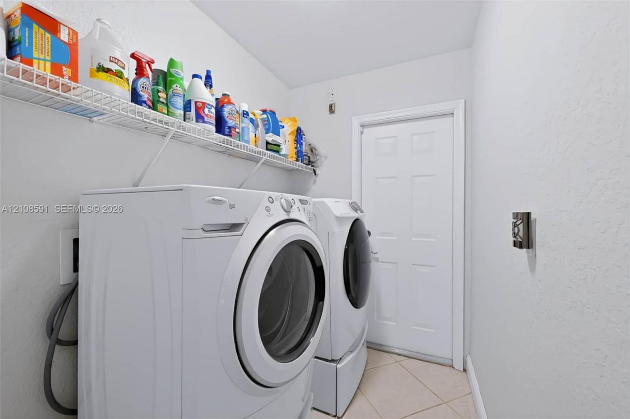 415 SW 200th Ter , Pembroke Pines, FL 33029 Photo