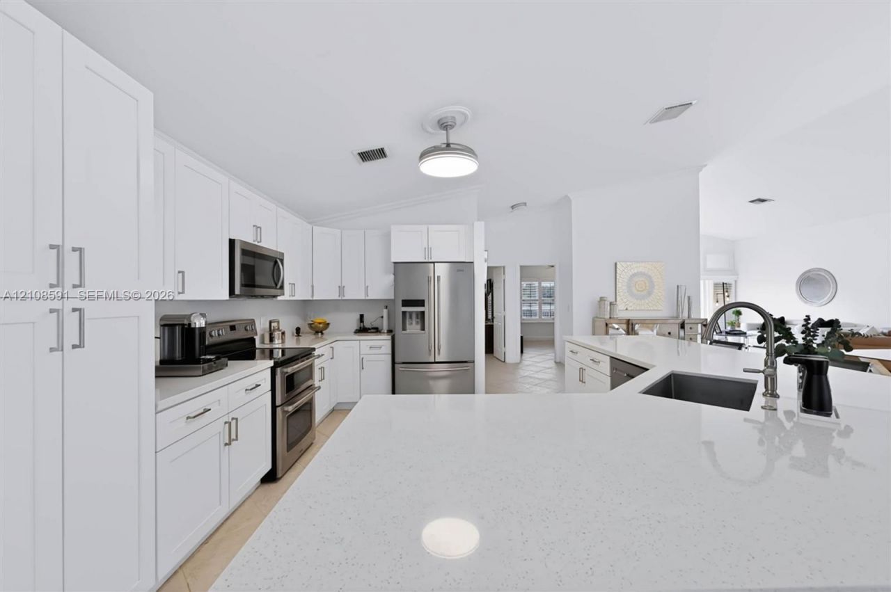 415 SW 200th Ter , Pembroke Pines, FL 33029 Photo