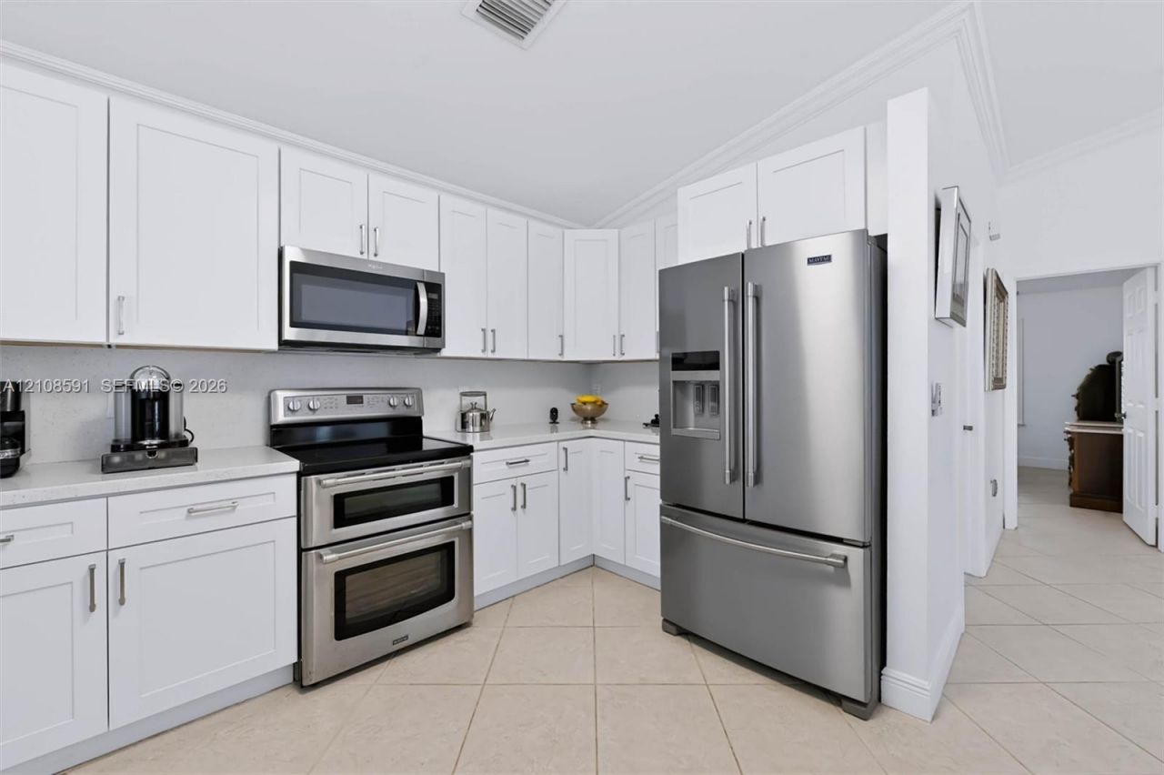415 SW 200th Ter , Pembroke Pines, FL 33029 Photo