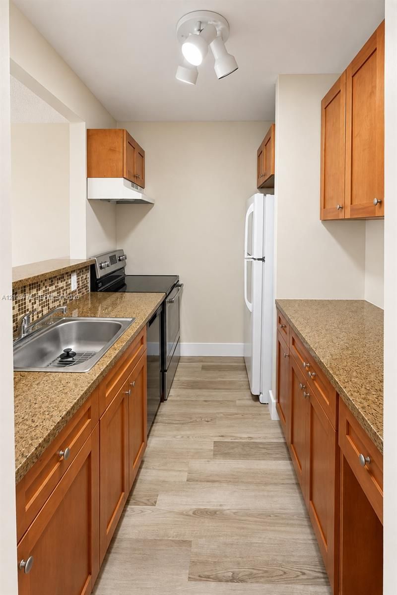 10500 SW 108th Ave , Unit B402, Miami, FL 33176 Photo