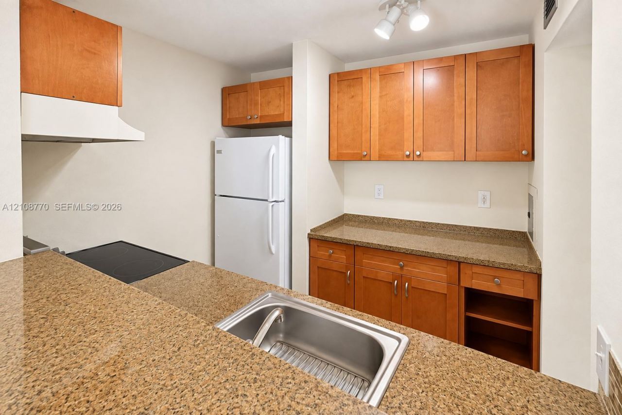 10500 SW 108th Ave , Unit B402, Miami, FL 33176 Photo