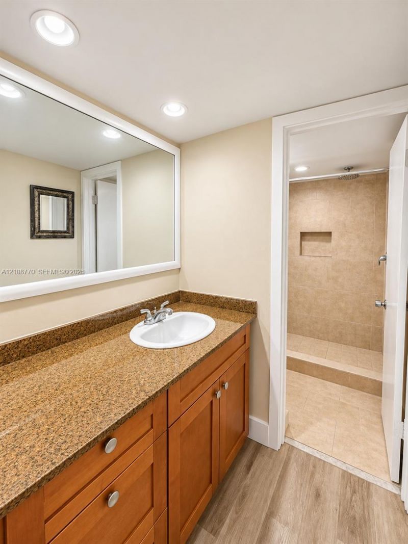 10500 SW 108th Ave , Unit B402, Miami, FL 33176 Photo