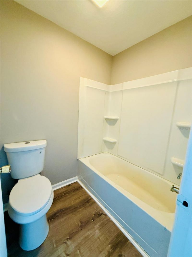 1410 Magellan Drive , Sarasota, FL 34243 Photo