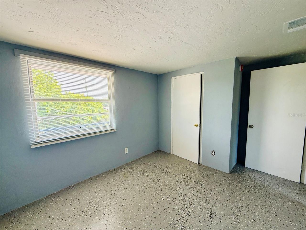 2700 Palmadelia Avenue , Sarasota, FL 34234 Photo