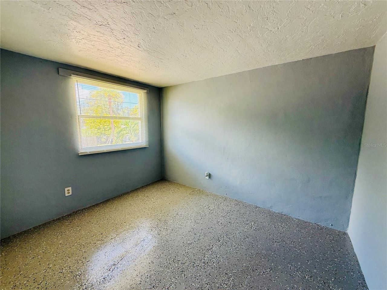 2700 Palmadelia Avenue , Sarasota, FL 34234 Photo